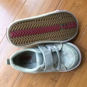 Stride rite toddler shoes